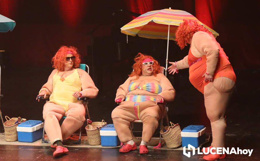 GALERÍA: El Selu llena el Auditorio de Lucena con la colección de personajes de su emblemática chirigota en un divertido musical GALERÍA: El Selu llena el Auditorio de Lucena con la colección de personajes de su emblemática chirigota en un divertido musical