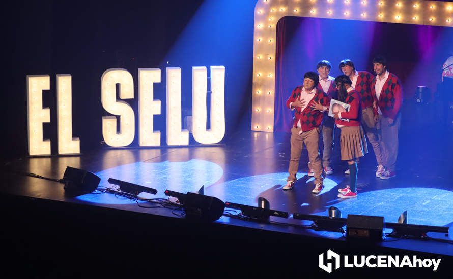 GALERÍA: El Selu llena el Auditorio de Lucena con la colección de personajes de su emblemática chirigota en un divertido musical GALERÍA: El Selu llena el Auditorio de Lucena con la colección de personajes de su emblemática chirigota en un divertido musical