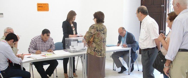  El PP ganaría hoy las municipales. Un partido independiente tendría la llave 