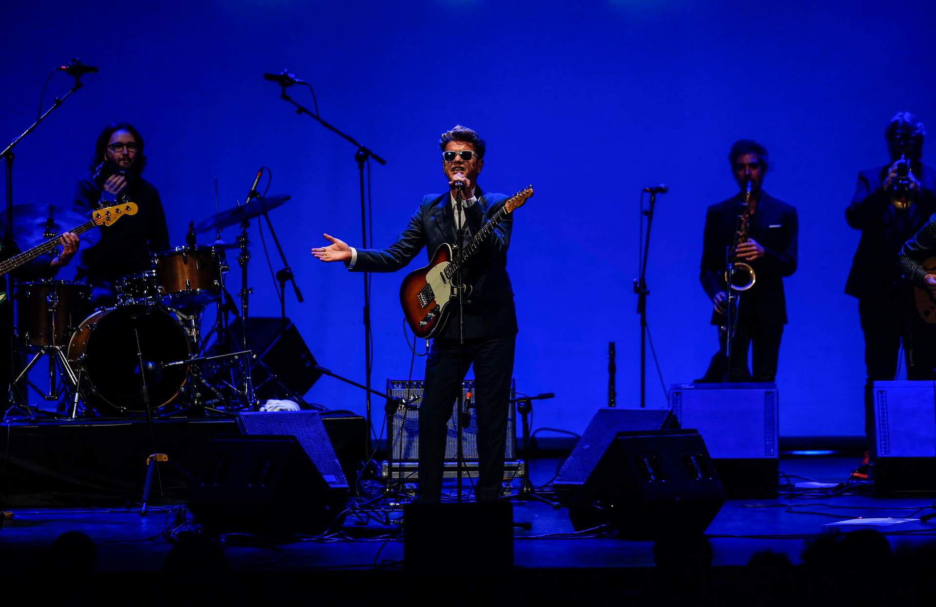 GALERÍA: Festival de la Guitarra: Juan Perro levanta al Gran Teatro con los temas de su nuevo trabajo "Libertad"