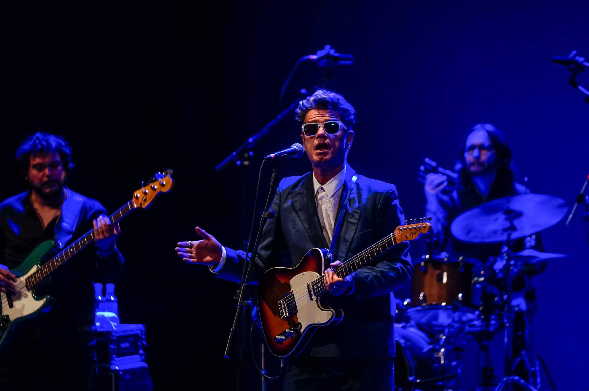 GALERÍA: Festival de la Guitarra: Juan Perro levanta al Gran Teatro con los temas de su nuevo trabajo "Libertad"