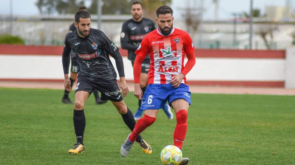  Manu Miquel en un partido de la pasada campaña con el Don Benito. Foto: Ciudad de Lucena 