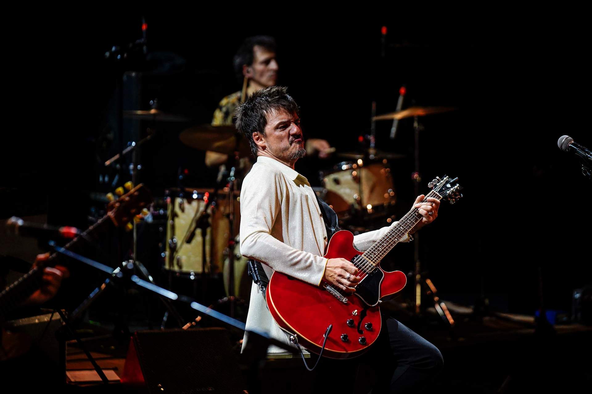 GALERÍA: Festival de la Guitarra de Córdoba: Coque Malla hace vibrar al Gran Teatro con un concierto memorable GALERÍA: Festival de la Guitarra de Córdoba: Coque Malla hace vibrar al Gran Teatro con un concierto memorable