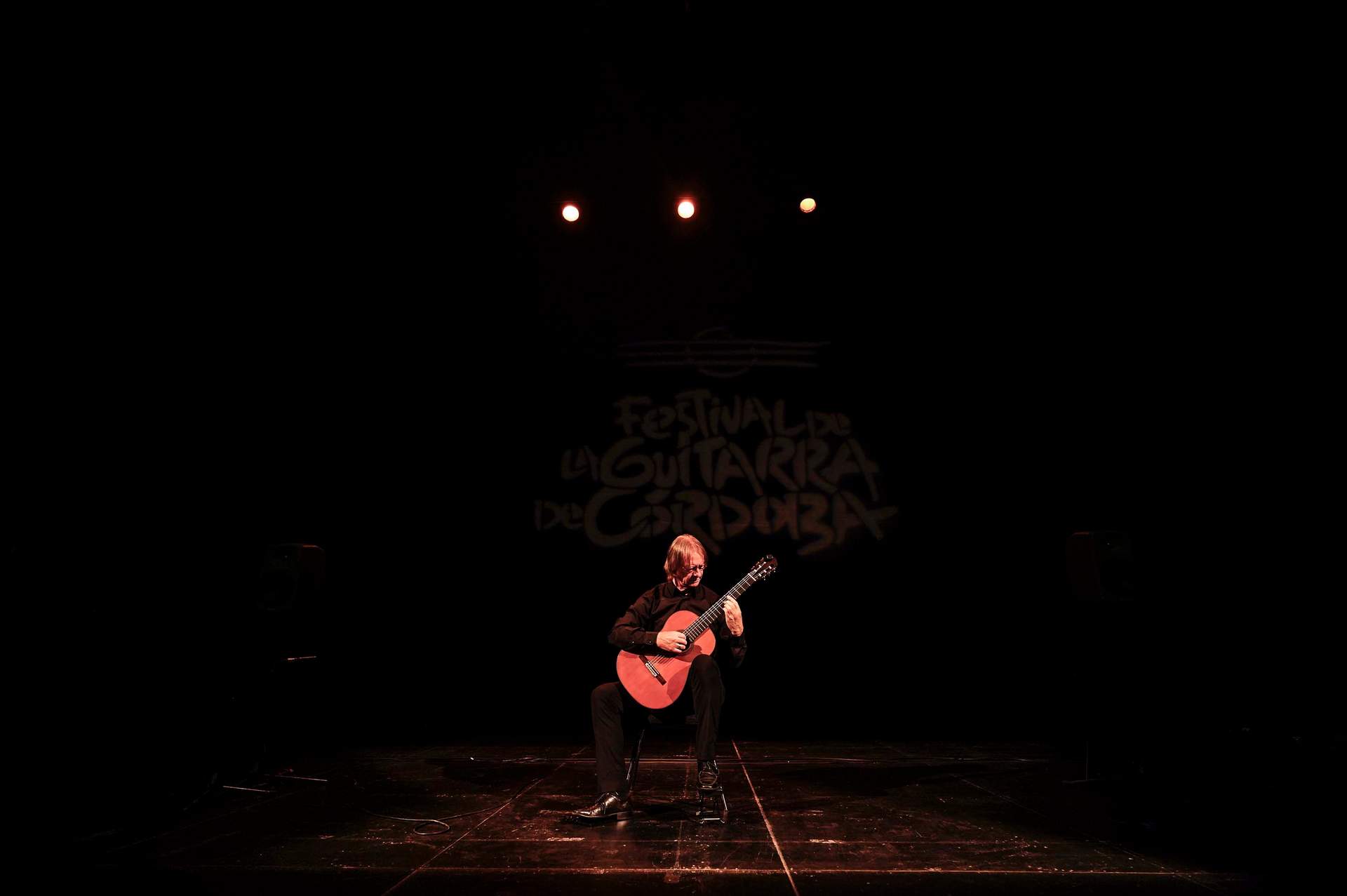 GALERÍA: Festival de la Guitarra de Córdoba: Coque Malla hace vibrar al Gran Teatro con un concierto memorable GALERÍA: Festival de la Guitarra de Córdoba: Coque Malla hace vibrar al Gran Teatro con un concierto memorable