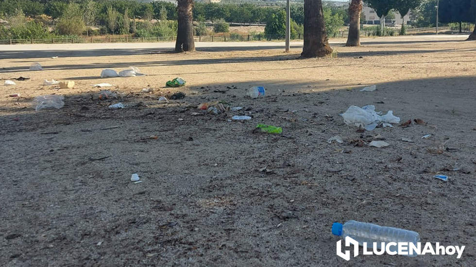  Suciedad en la zona del mercadillo de Lucena. Foto: Ciudadanos 