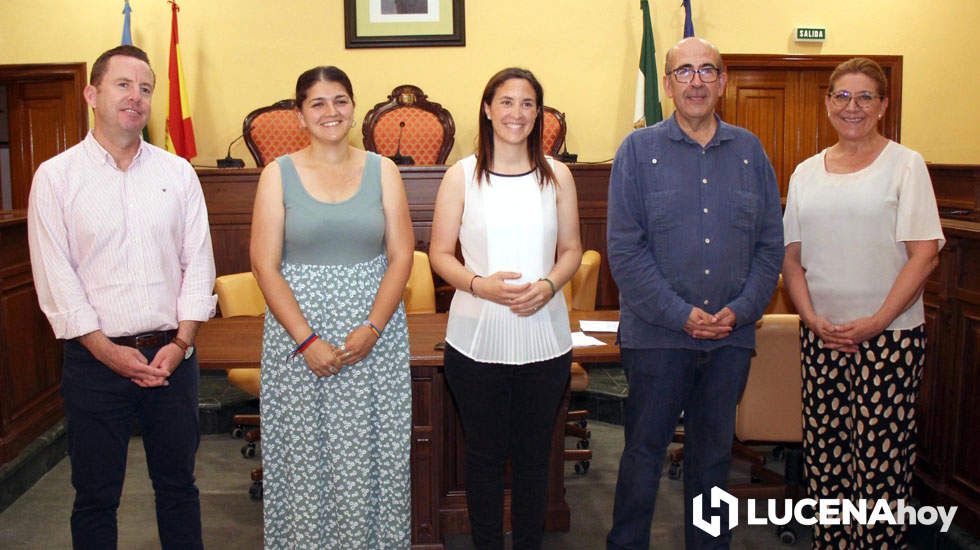  Cristina Casanueva y Mamen Beato junto a José Pedro Moreno, Charo Valverde y Francis Aguilar 