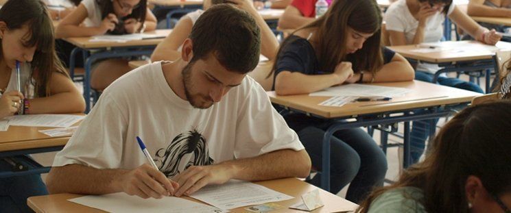  260 alumnos hacen desde ayer la selectividad en el IES Marqués de Comares 