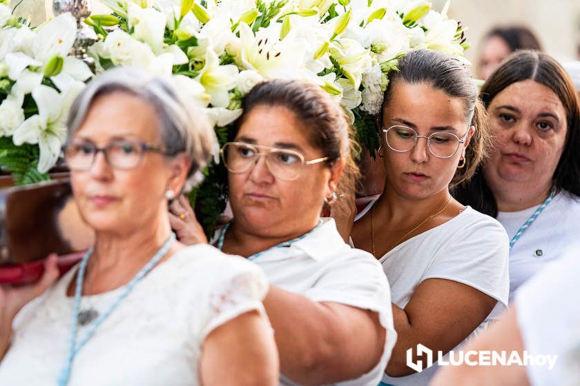 GALERÍA: La imagen de Santa Marta volvió a recorrer las calles de su barrio portada por un grupo de mujeres