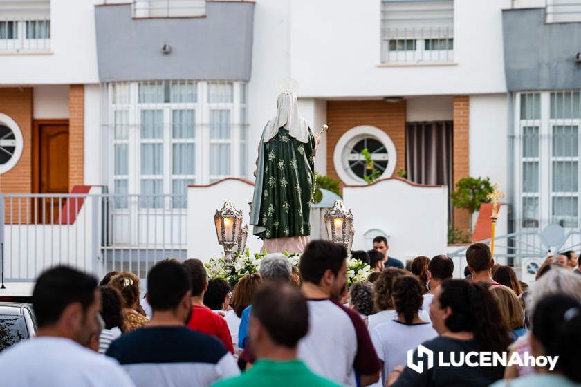 GALERÍA: La imagen de Santa Marta volvió a recorrer las calles de su barrio portada por un grupo de mujeres