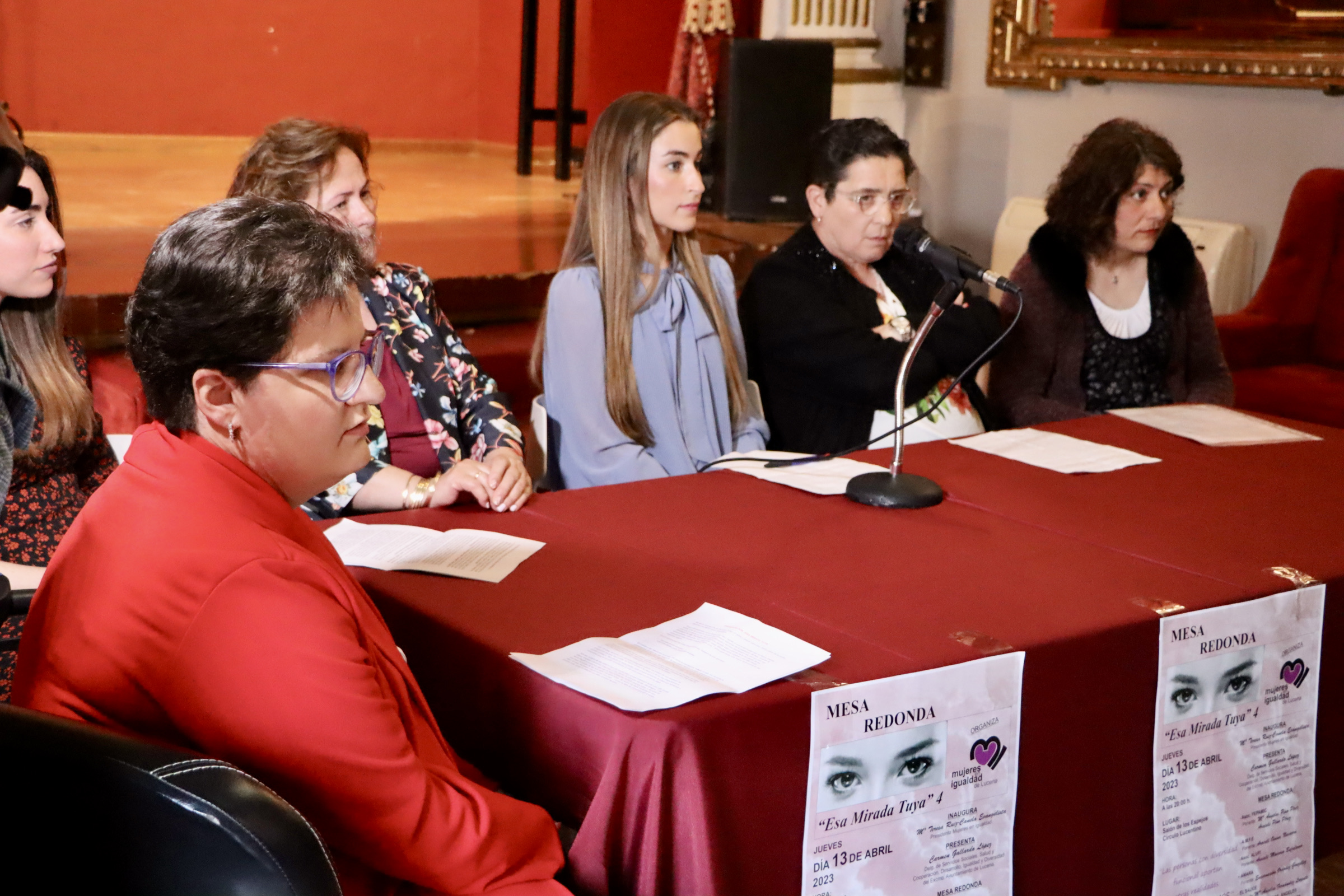 Mesa Redonda "Esa mirada tuya"