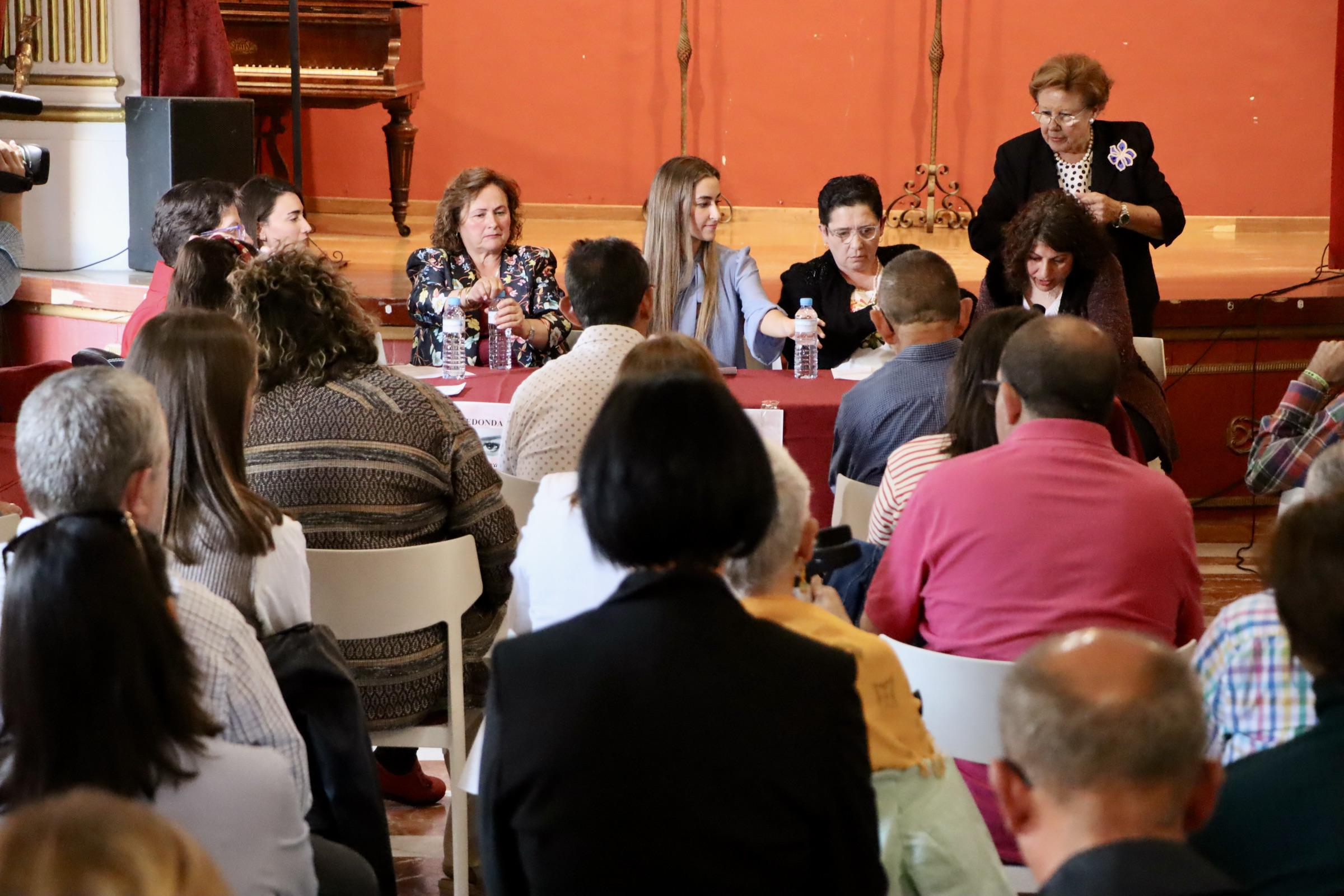 Mesa Redonda "Esa mirada tuya"