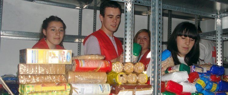  Nueve entidades lucentinas se benefician del reparto de alimentos de Cruz Roja Española 