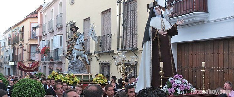  Las imágenes de Santiago y Santa Teresa son trasladadas a las Filipensas (fotos) 