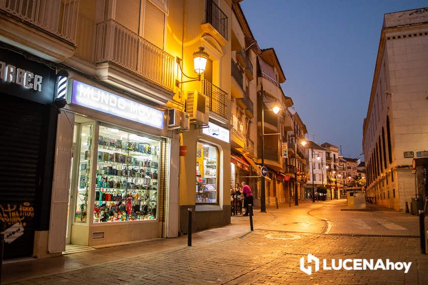 GALERÍA: Lucena se apaga a las diez: Las fotos del primer día del Plan de Ahorro Energético en el centro de la ciudad GALERÍA: Lucena se apaga a las diez: Las fotos del primer día del Plan de Ahorro Energético en el centro de la ciudad