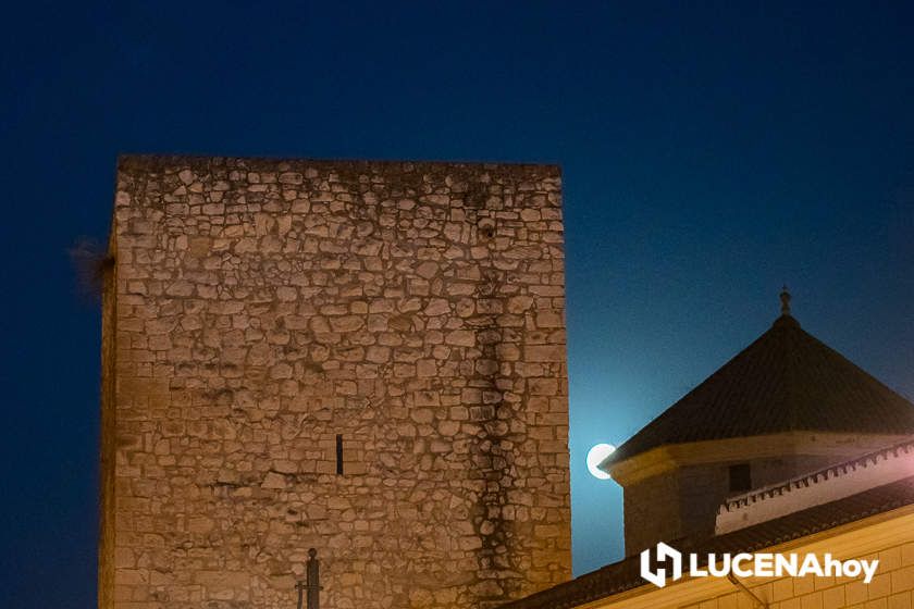 GALERÍA: Lucena se apaga a las diez: Las fotos del primer día del Plan de Ahorro Energético en el centro de la ciudad GALERÍA: Lucena se apaga a las diez: Las fotos del primer día del Plan de Ahorro Energético en el centro de la ciudad