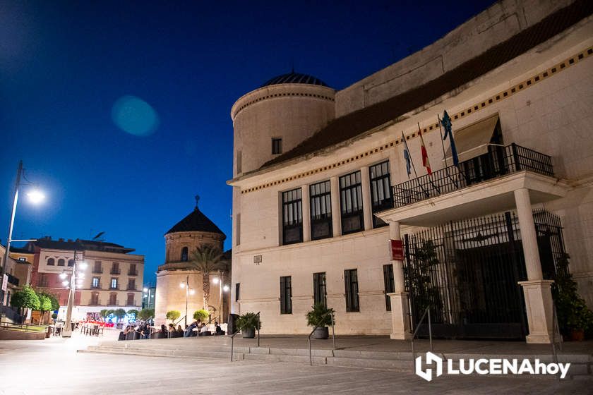 GALERÍA: Lucena se apaga a las diez: Las fotos del primer día del Plan de Ahorro Energético en el centro de la ciudad