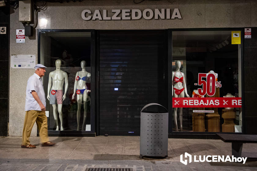 GALERÍA: Lucena se apaga a las diez: Las fotos del primer día del Plan de Ahorro Energético en el centro de la ciudad