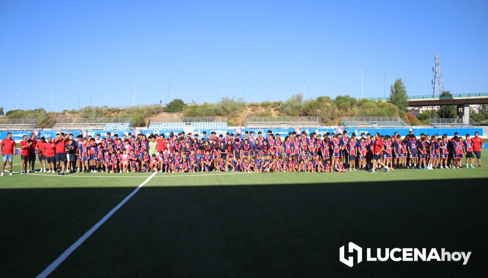 GALERÍA: Las imágenes de la presentación de los equipos base del CD Lucecor y el torneo de fútbol Torre del Moral, que se llevó el juvenil del Cádiz CF GALERÍA: Las imágenes de la presentación de los equipos base del CD Lucecor y el torneo de fútbol Torre del Moral, que se llevó el juvenil del Cádiz CF