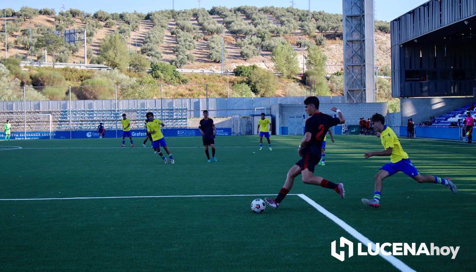 GALERÍA: Las imágenes de la presentación de los equipos base del CD Lucecor y el torneo de fútbol Torre del Moral, que se llevó el juvenil del Cádiz CF