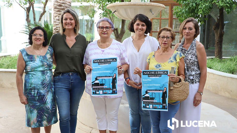  Componentes de ALUFI junto a las ediles de Cultura y Salud, Mamen Beato y Carmen Gallardo, en la presentación del concierto 