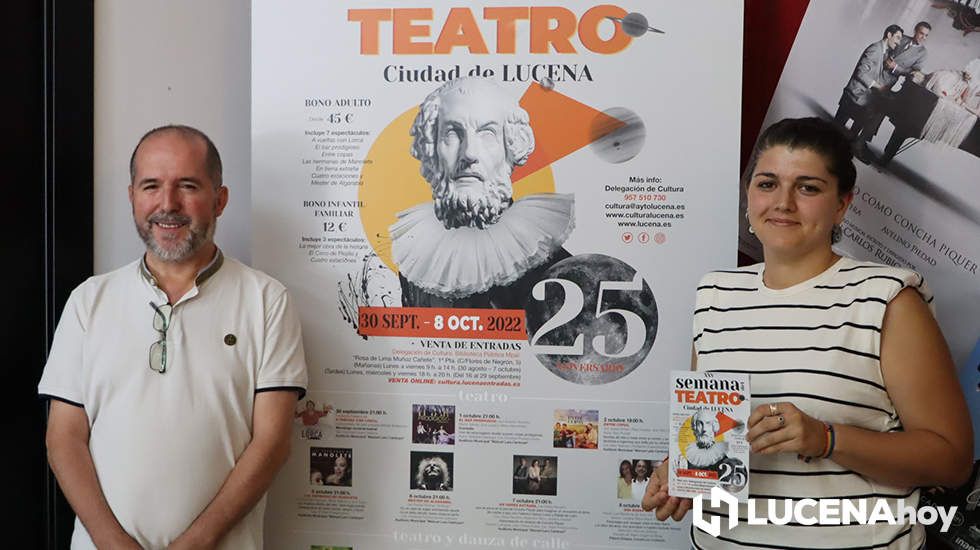  Julio Flores y Mamen Beato durante la presentación de la Semana del Teatro 