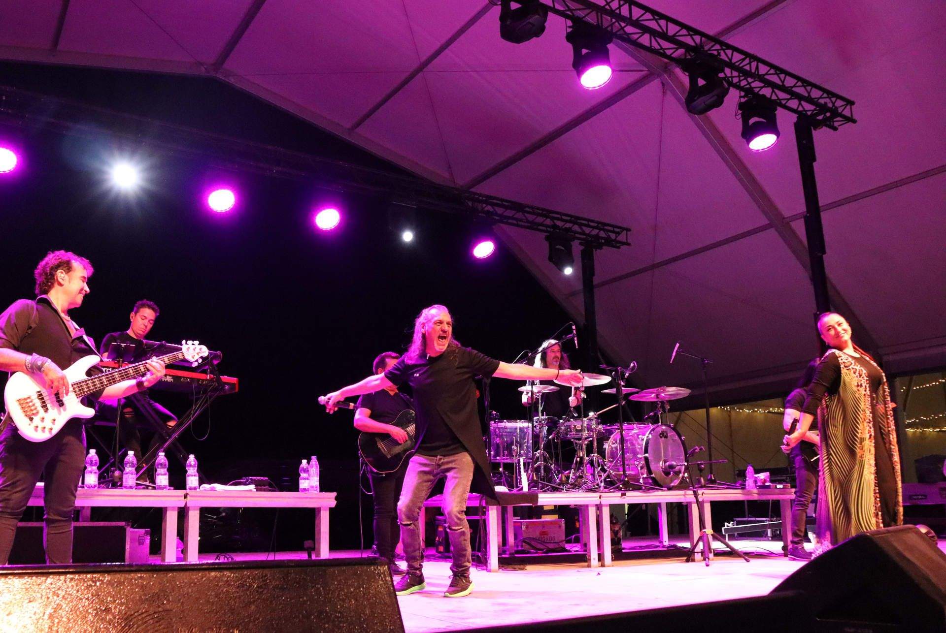 GALERÍA: 6.000 personas disfrutaron del concierto de Camela en la Feria del Valle de Lucena GALERÍA: 6.000 personas disfrutaron del concierto de Camela en la Feria del Valle de Lucena