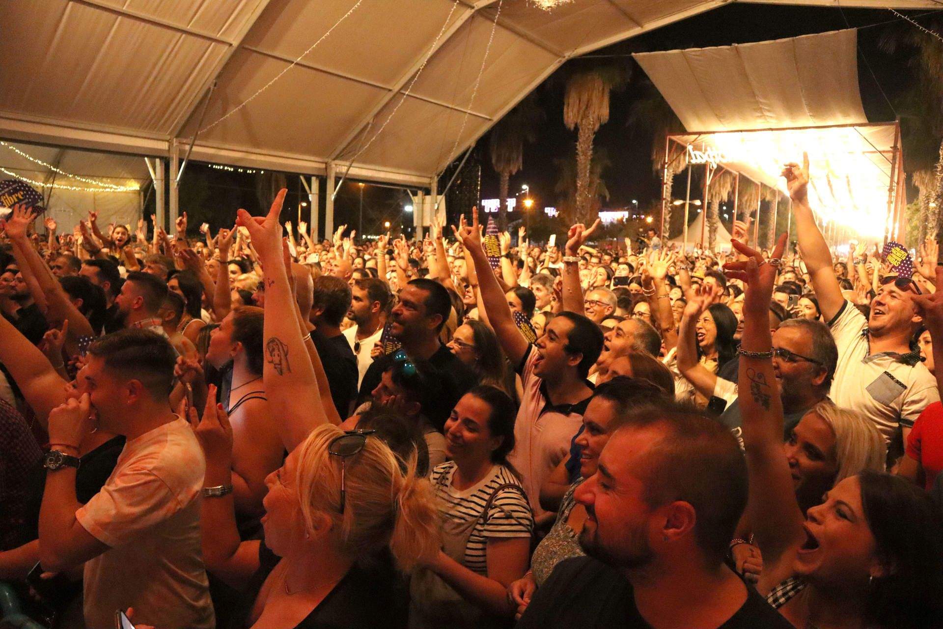 GALERÍA: 6.000 personas disfrutaron del concierto de Camela en la Feria del Valle de Lucena