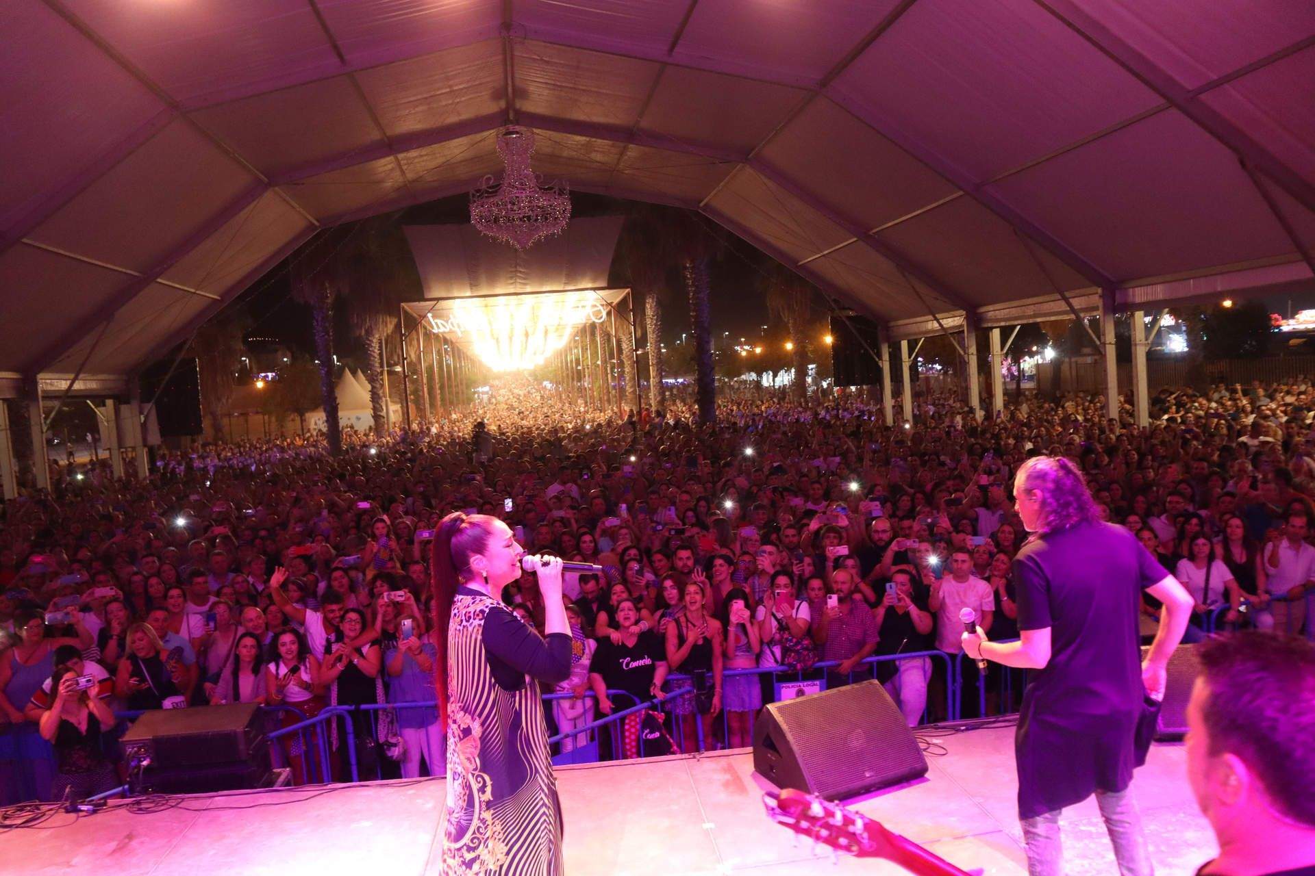 GALERÍA: 6.000 personas disfrutaron del concierto de Camela en la Feria del Valle de Lucena GALERÍA: 6.000 personas disfrutaron del concierto de Camela en la Feria del Valle de Lucena