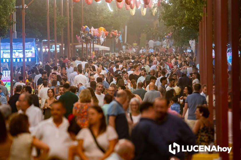 GALERÍA: Un paseo nocturno por la Feria del Valle durante la jornada del viernes con las actividades locales y el Concurso de Pasodobles como protagonistas en la Caseta Municipal