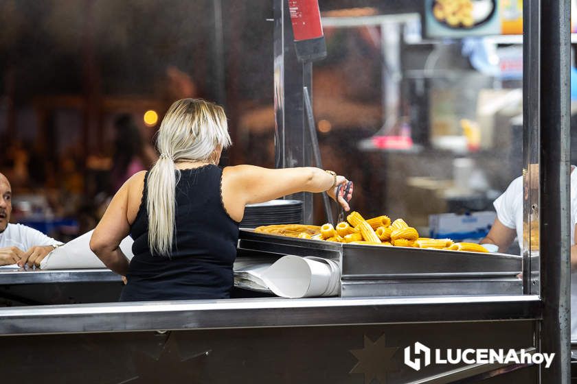 GALERÍA: Un paseo nocturno por la Feria del Valle durante la jornada del viernes con las actividades locales y el Concurso de Pasodobles como protagonistas en la Caseta Municipal