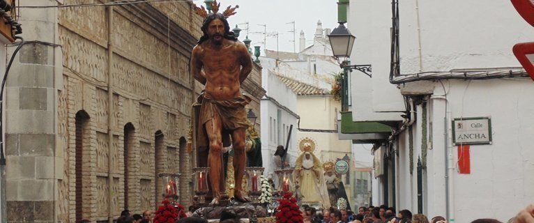  Las cofradías pasionistas de Santiago trasladan a sus titulares a los Frailes y San Mateo (fotos) 