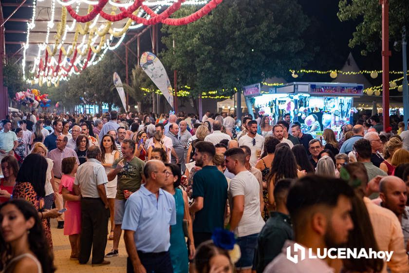 GALERÍA: Un paseo nocturno por la Feria del Valle durante la jornada del viernes con las actividades locales y el Concurso de Pasodobles como protagonistas en la Caseta Municipal