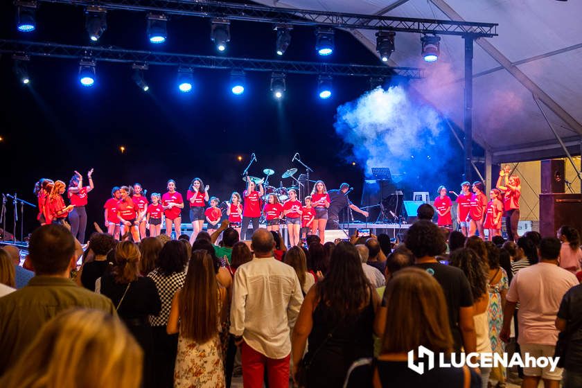 GALERÍA: Un paseo nocturno por la Feria del Valle durante la jornada del viernes con las actividades locales y el Concurso de Pasodobles como protagonistas en la Caseta Municipal