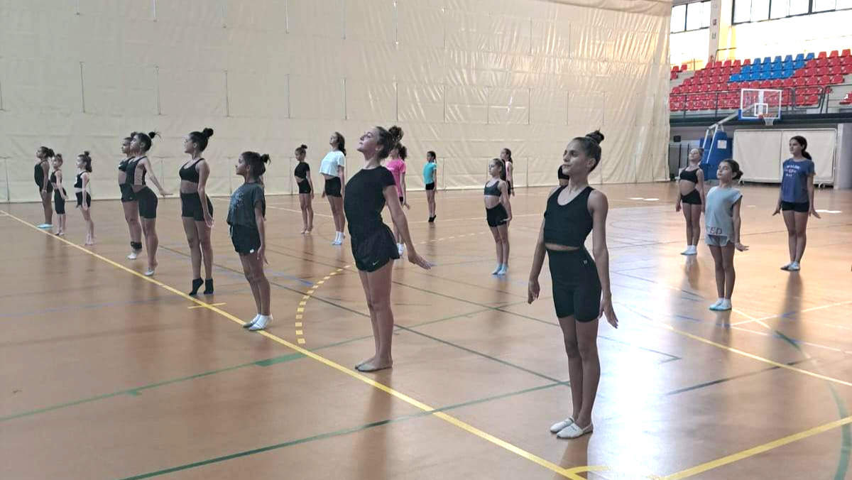  Sesión de entrenamiento del club de gimnasia rítmica Ritmiluc 