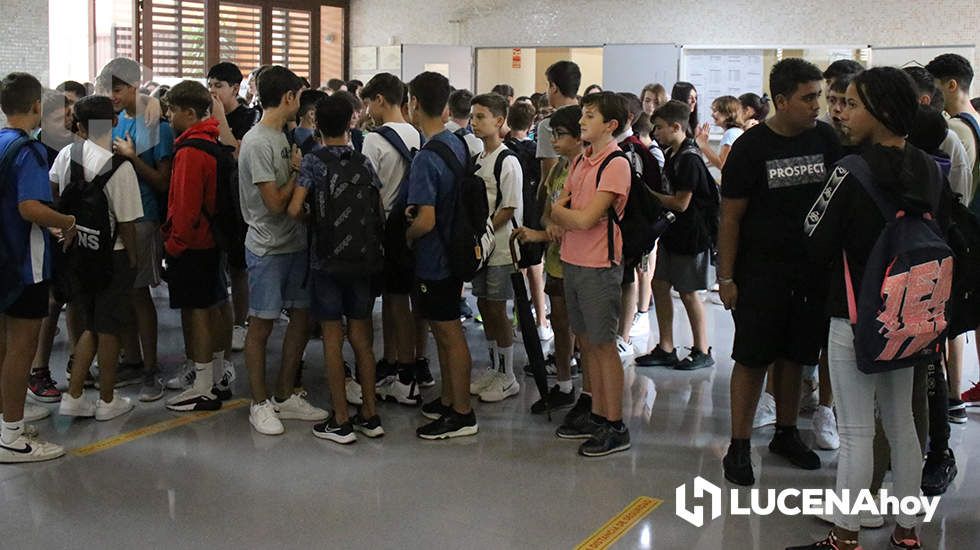 GALERÍA: Casi 4.000 alumnos comienzan un curso escolar sin protocolos COVID en los institutos de Secundaria y Bachillerato de Lucena