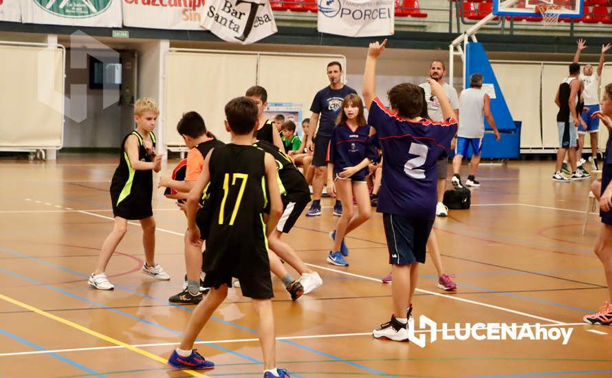 GALERÍA: El Pabellón Cubierto acogió el II Torneo de Baloncesto 'Corazón de Andalucía', con la presencia de 22 equipos del sur de la provincia