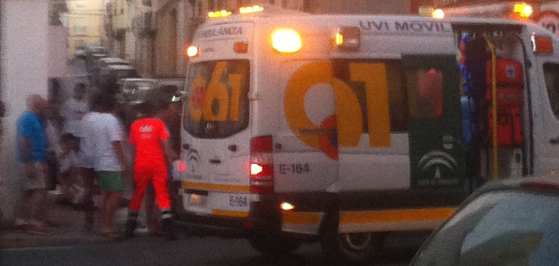  Un ciclista derivado al hospital de Cabra tras accidente en avenida del Parque 