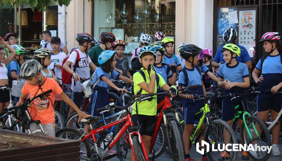 GALERÍA: Unos 150 escolares conmemoran con una marcha urbana en bicicleta el Día Mundial sin Coche en Lucena