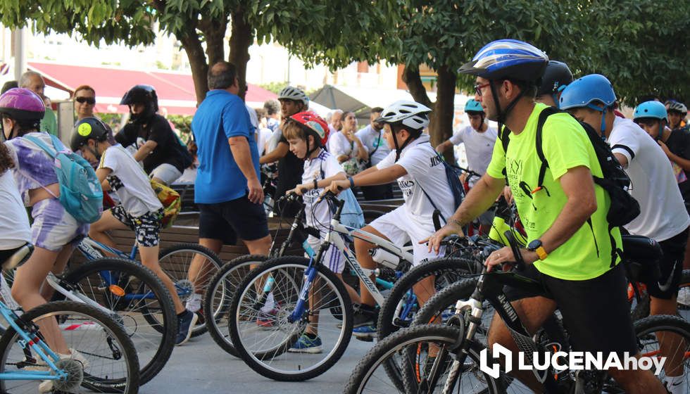 GALERÍA: Unos 150 escolares conmemoran con una marcha urbana en bicicleta el Día Mundial sin Coche en Lucena