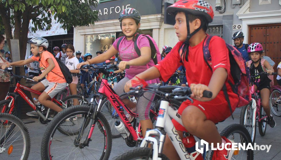 GALERÍA: Unos 150 escolares conmemoran con una marcha urbana en bicicleta el Día Mundial sin Coche en Lucena