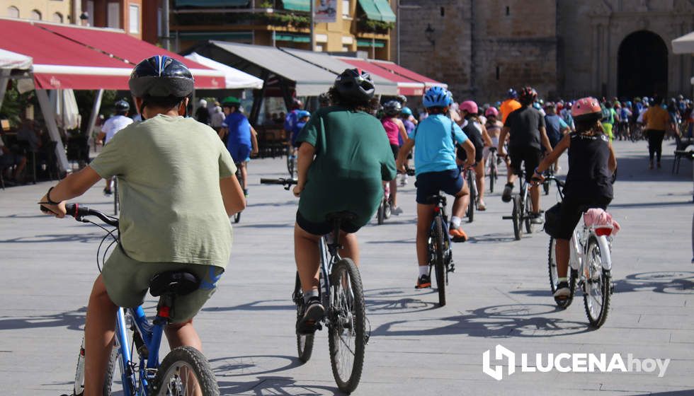 GALERÍA: Unos 150 escolares conmemoran con una marcha urbana en bicicleta el Día Mundial sin Coche en Lucena