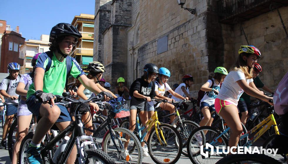 GALERÍA: Unos 150 escolares conmemoran con una marcha urbana en bicicleta el Día Mundial sin Coche en Lucena