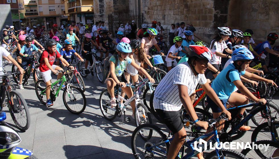 GALERÍA: Unos 150 escolares conmemoran con una marcha urbana en bicicleta el Día Mundial sin Coche en Lucena