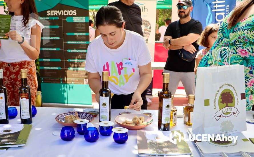 GALERÍA: Asociaciones y empresas sanitarias muestran sus productos y servicios en ExpoSalud Lucena, que ha abierto sus puertas este viernes