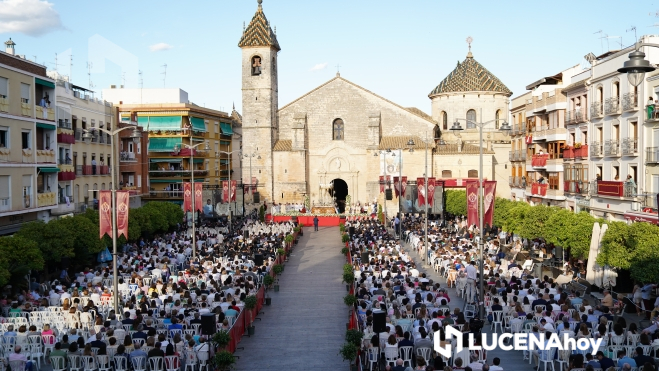 Vista de la Plaza Nueva durante la celebración religiosa Vista de la Plaza Nueva durante la celebración religiosa