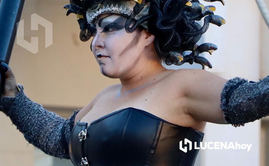 GALERÍA: El pasacalles 'Dioses y monstruos' ha abierto este viernes la XXV Semana del Teatro de Lucena GALERÍA: El pasacalles 'Dioses y monstruos' ha abierto este viernes la XXV Semana del Teatro de Lucena