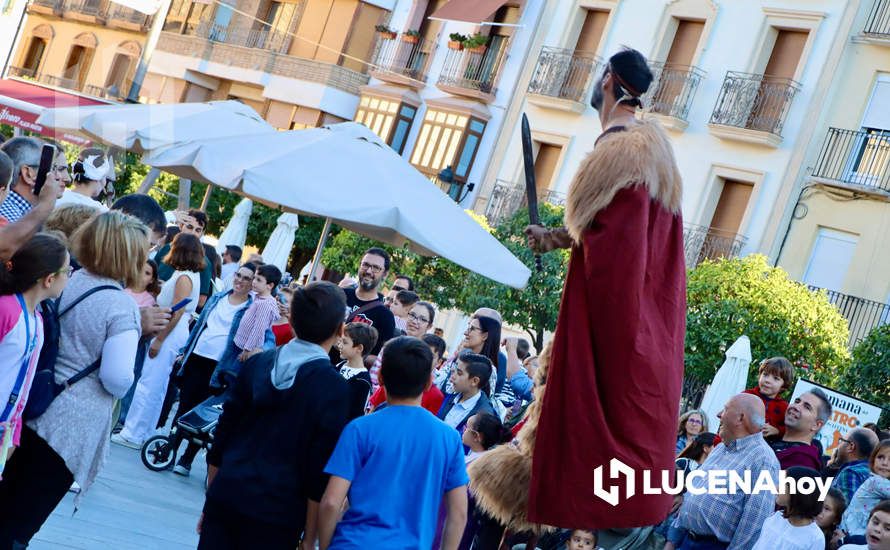 GALERÍA: El pasacalles 'Dioses y monstruos' ha abierto este viernes la XXV Semana del Teatro de Lucena