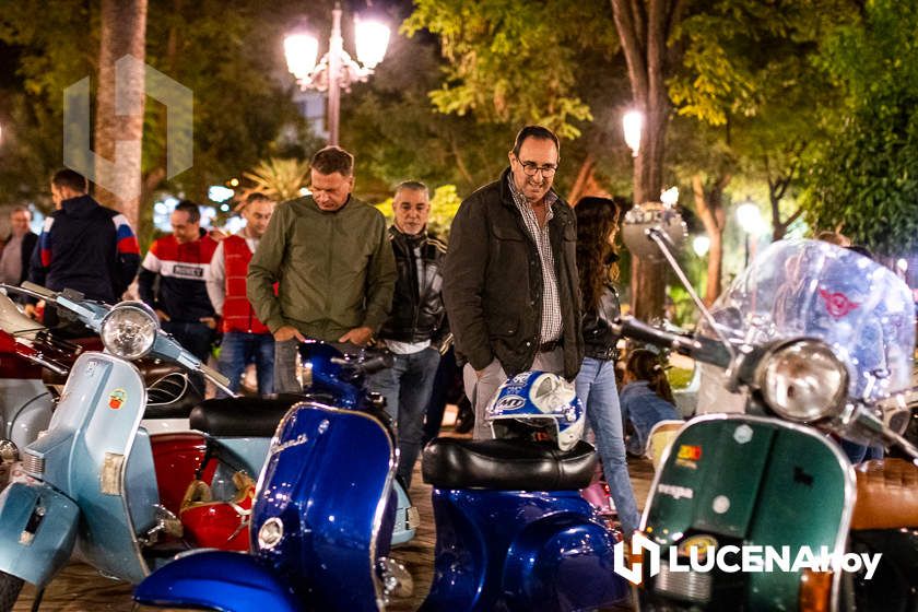 GALERÍA 1: Lucena vuelve a convertirse en el paraíso de los "vesperos" gracias a la XI Ruta Subbética en Vespa: Las fotos de la fiesta de bienvenida y la salida