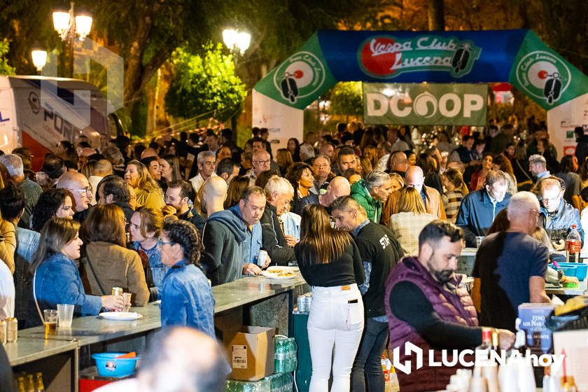 GALERÍA 1: Lucena vuelve a convertirse en el paraíso de los "vesperos" gracias a la XI Ruta Subbética en Vespa: Las fotos de la fiesta de bienvenida y la salida