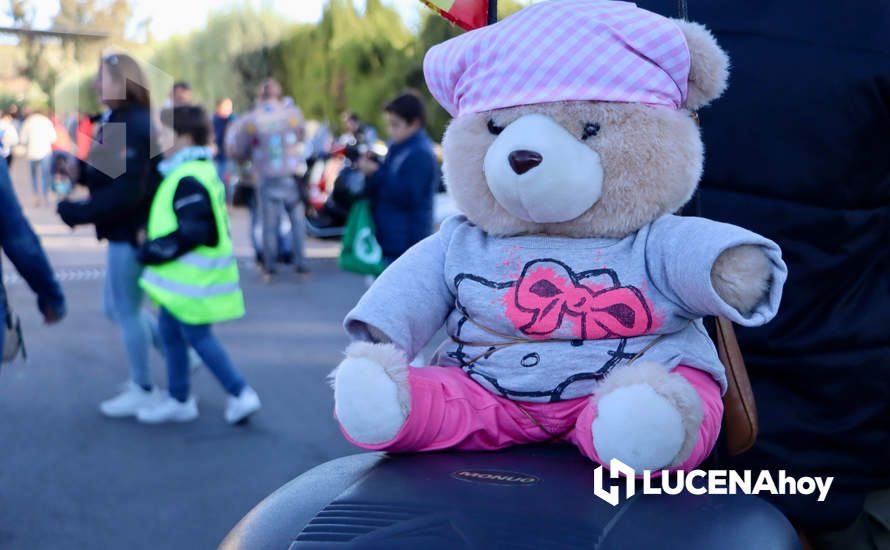 GALERÍA 1: Lucena vuelve a convertirse en el paraíso de los "vesperos" gracias a la XI Ruta Subbética en Vespa: Las fotos de la fiesta de bienvenida y la salida